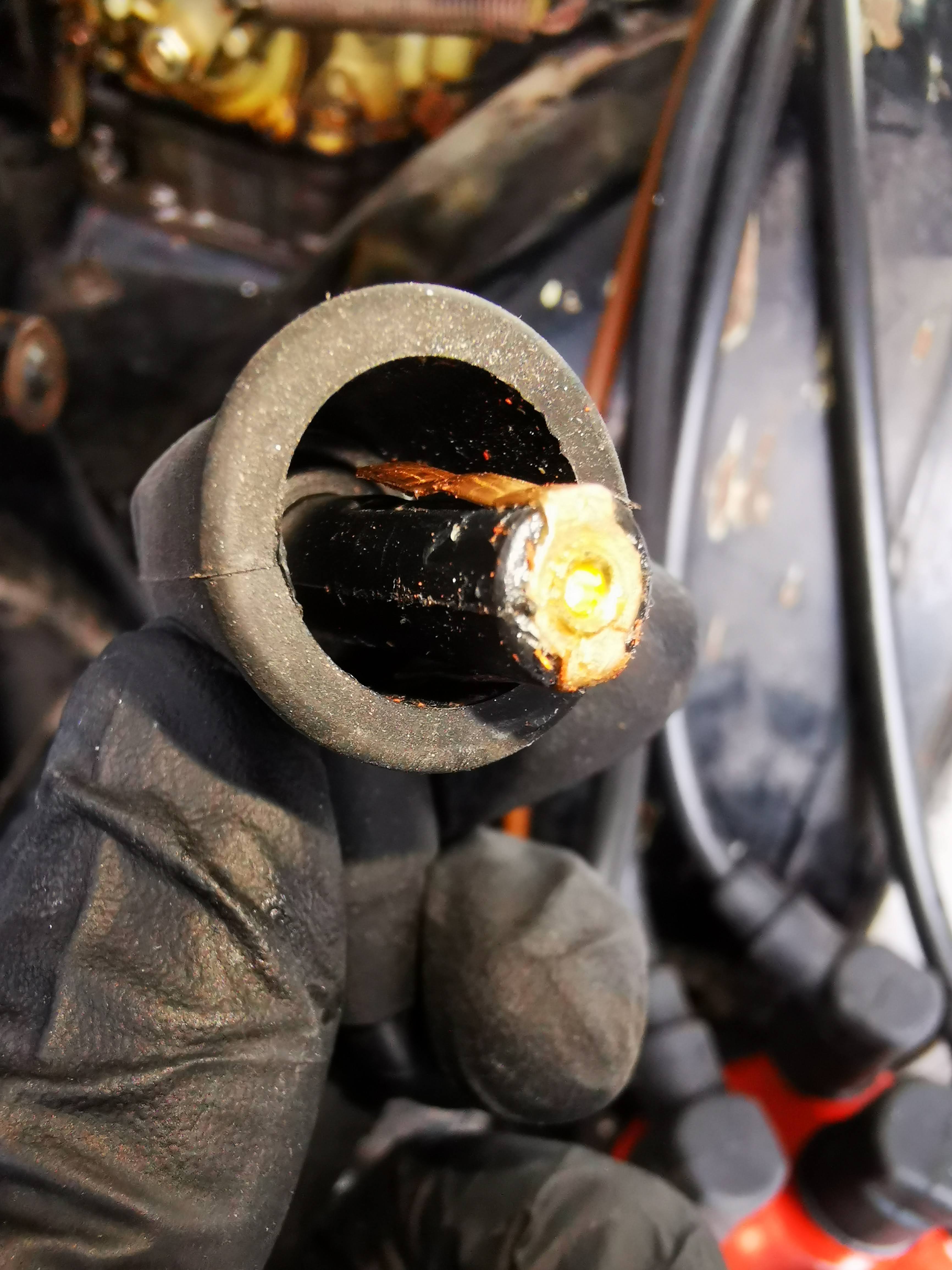 male connector spark plug cable.jpg